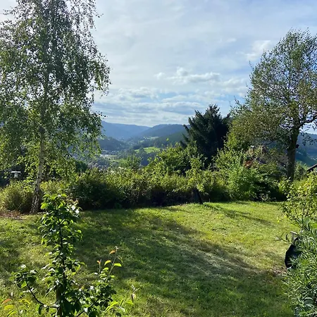 7-taeler-blick - Mit Holzofen Und Garten - Naturnah *