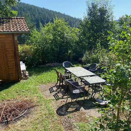 아파트 7-taeler-blick - Mit Holzofen Und Garten - Naturnah