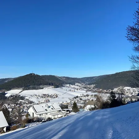 7-taeler-blick - Mit Holzofen Und Garten - Naturnah